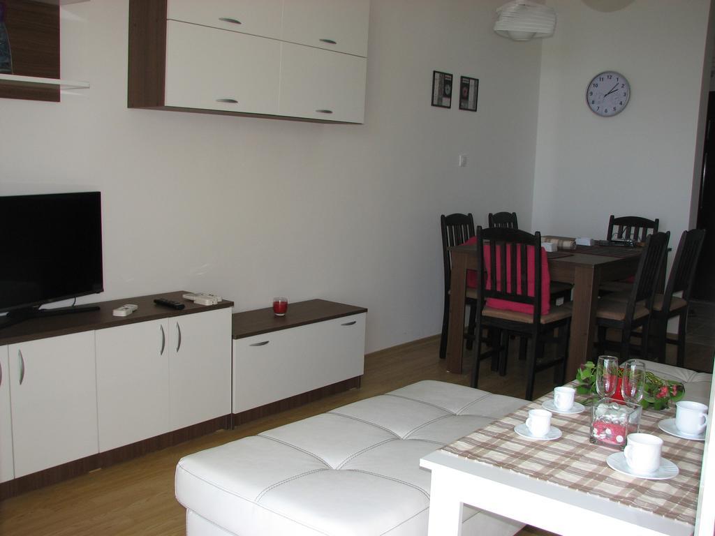Two-Bedroom Apartment Donika Țarevo Exterior foto