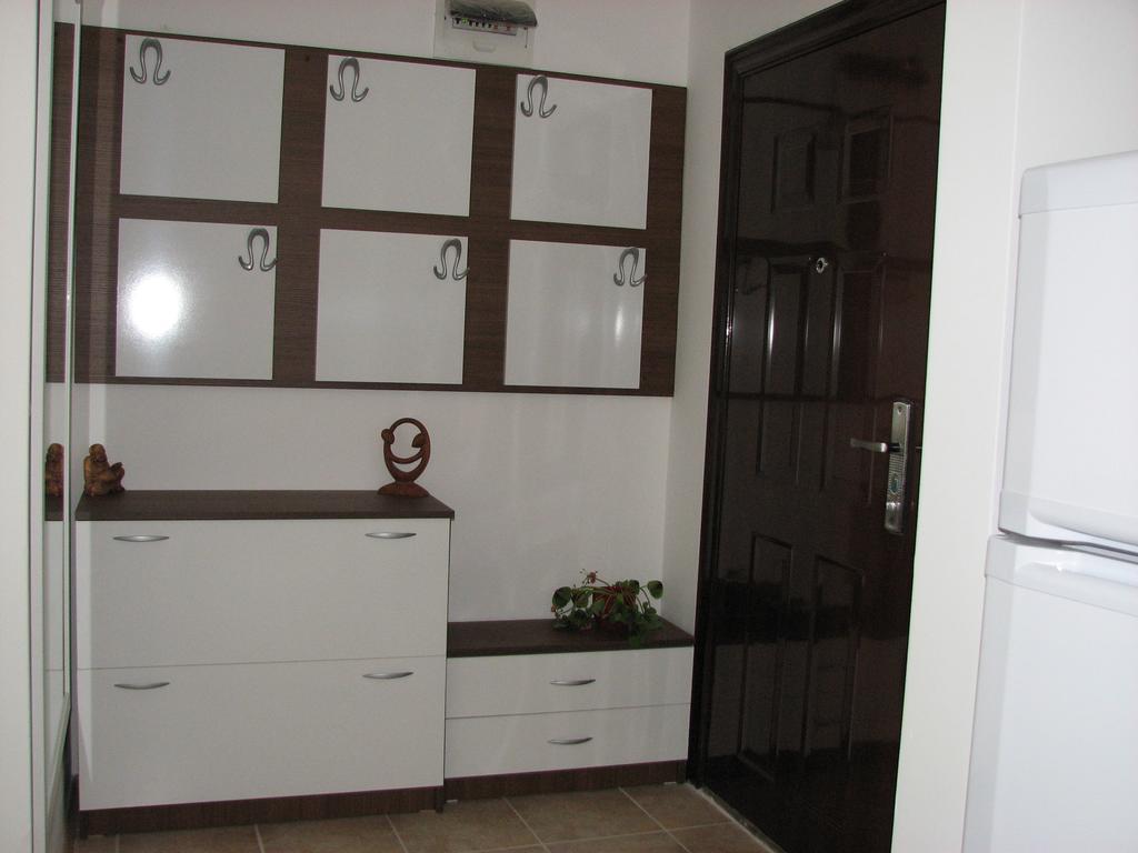 Two-Bedroom Apartment Donika Țarevo Exterior foto