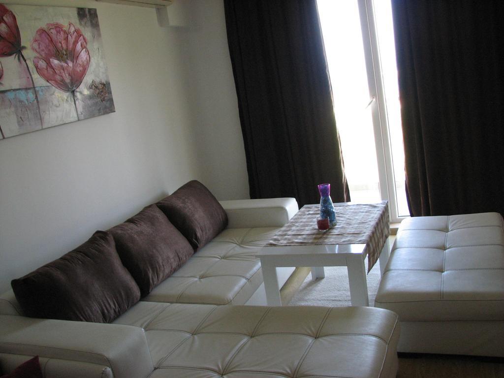 Two-Bedroom Apartment Donika Țarevo Exterior foto
