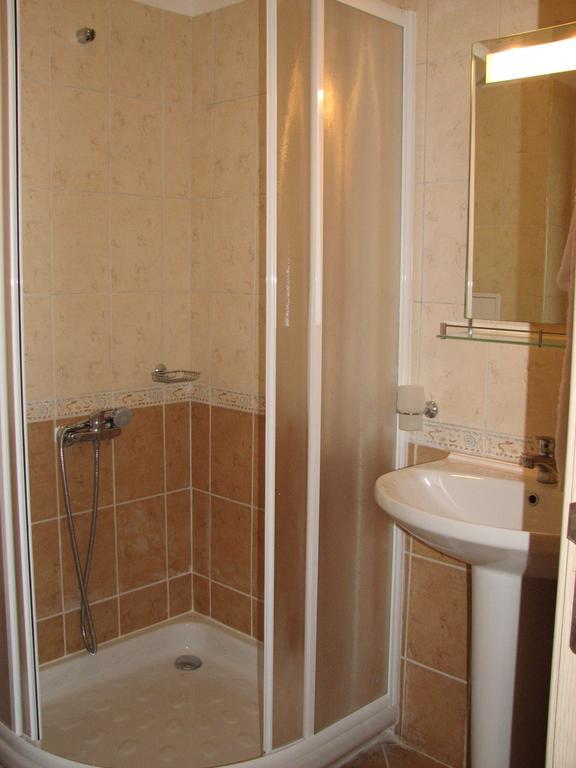 Two-Bedroom Apartment Donika Țarevo Exterior foto