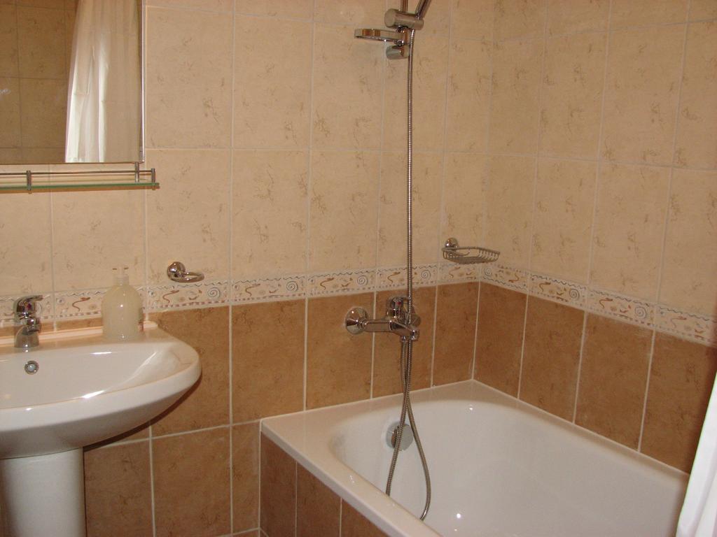 Two-Bedroom Apartment Donika Țarevo Exterior foto