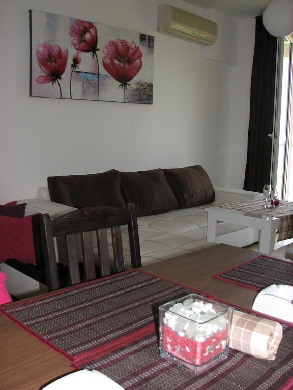 Two-Bedroom Apartment Donika Țarevo Exterior foto