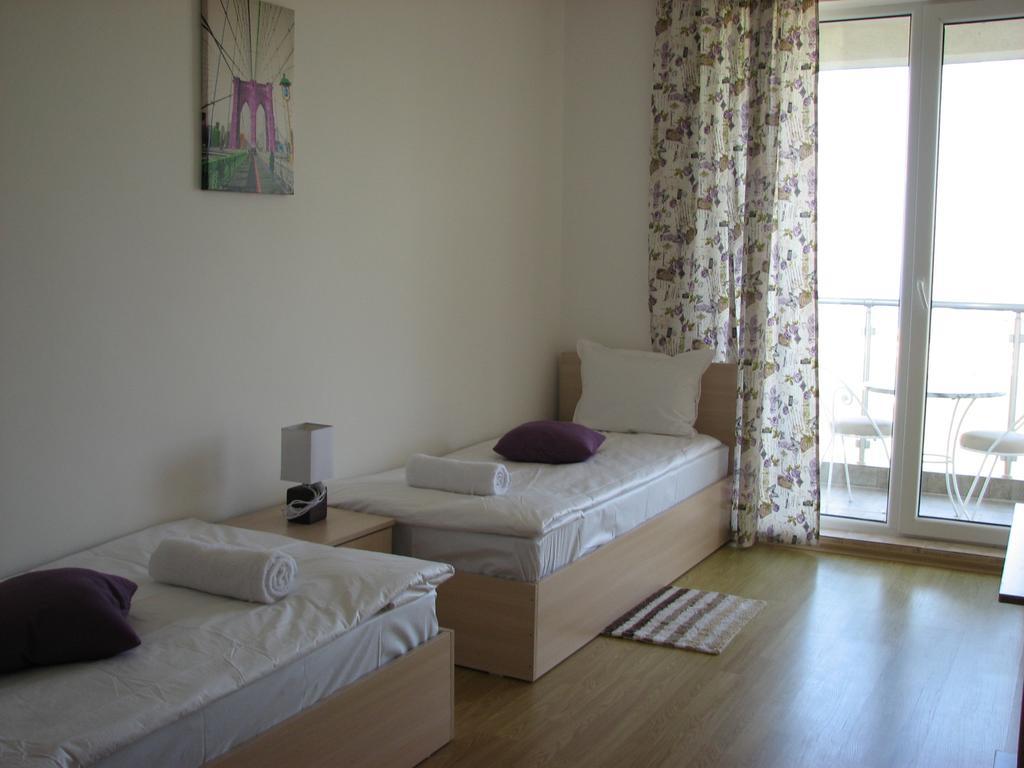 Two-Bedroom Apartment Donika Țarevo Exterior foto